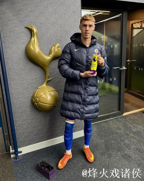 霸气!帕尔默社媒晒捧杯照片:现在再来质疑我们 霸气!帕尔默社媒晒捧杯照片:现在再来质疑我们